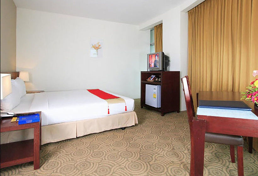 Hotel Golden Crown Grand 1