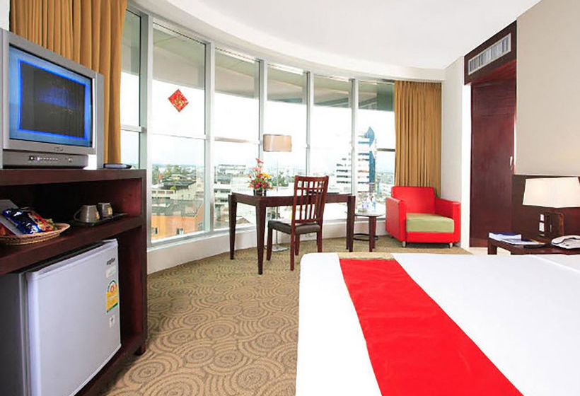 Hotel Golden Crown Grand 12