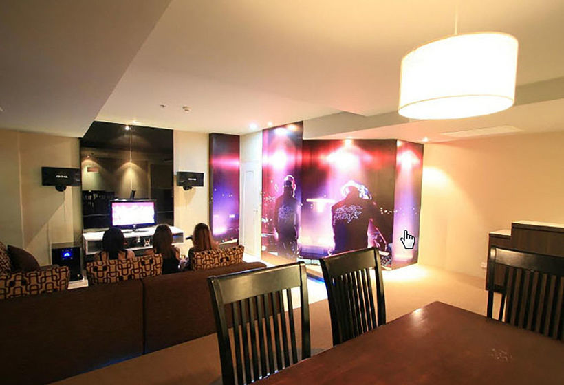 Hotel Golden Crown Grand 14