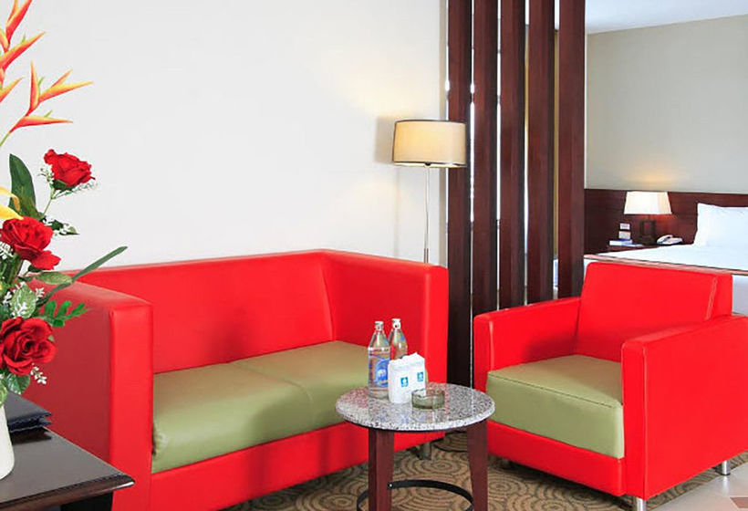 Hotel Golden Crown Grand 2