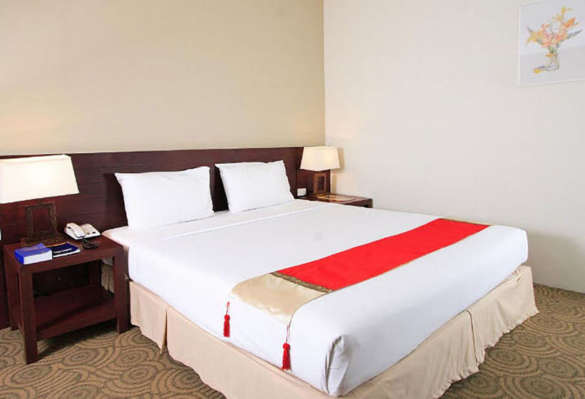 Hotel Golden Crown Grand 3