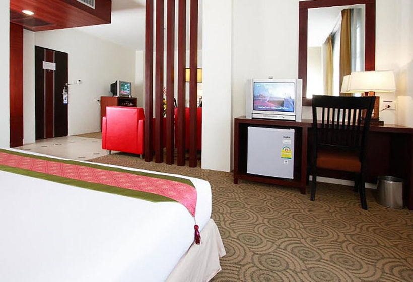 Hotel Golden Crown Grand 6