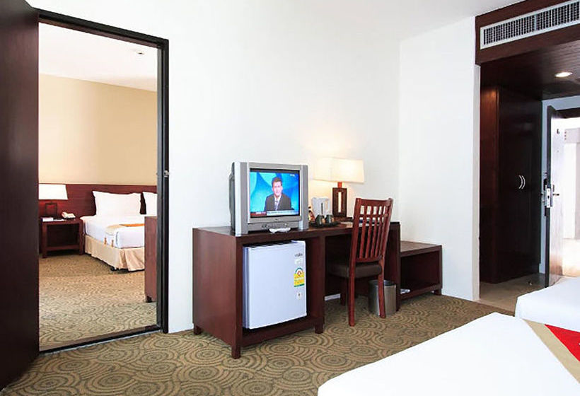 Hotel Golden Crown Grand 7