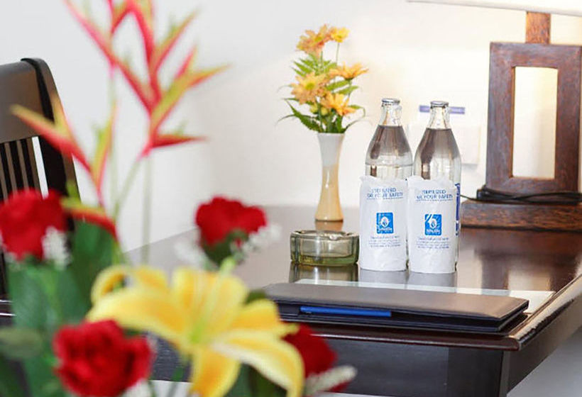 Hotel Golden Crown Grand 8