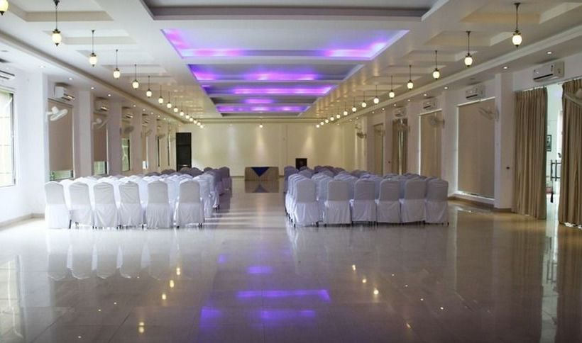 Hotel Oyo Premium Corbett In Dhela Road Uttarakhand