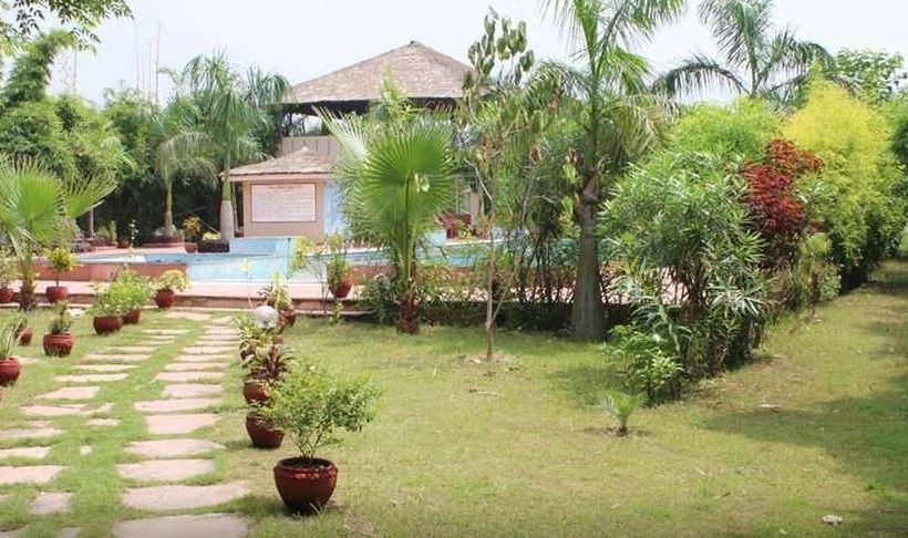 Hotel Oyo Premium Corbett In Dhela Road 10