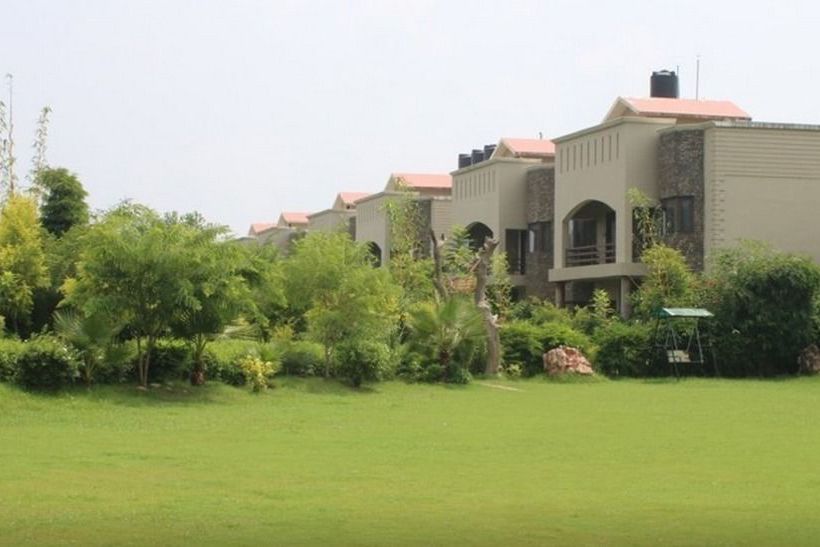 Hotel Oyo Premium Corbett In Dhela Road 8