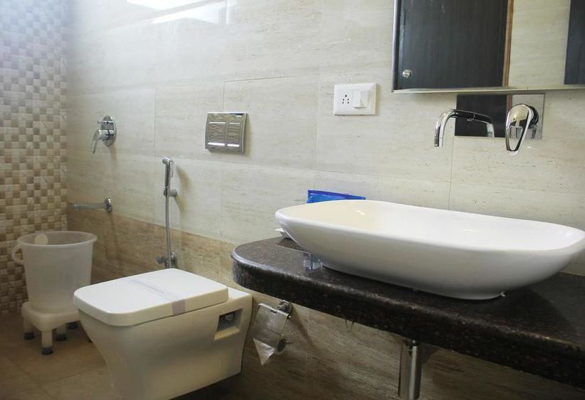 Hotel Oyo Premium Corbett Jhirna 1