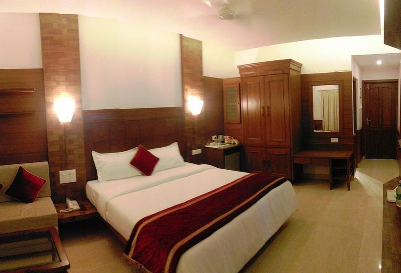 Hotel Shining Sand 1