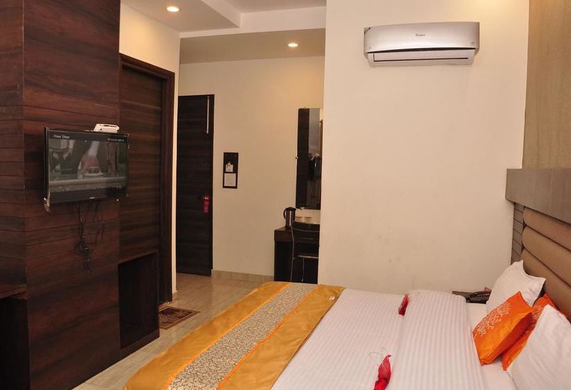 Oyo Rooms Hotel Lane 2 13