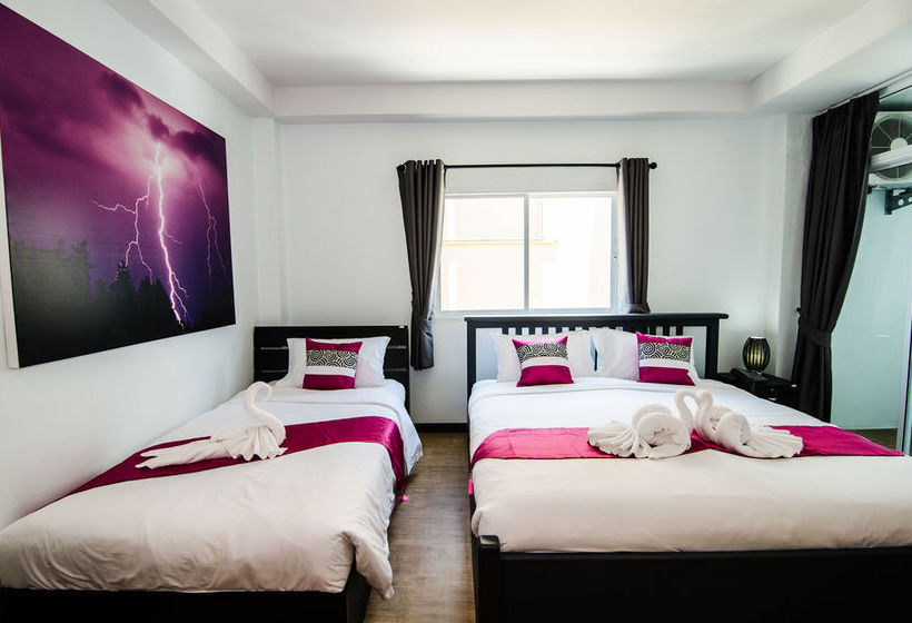 Colora Hotel Phuket 9