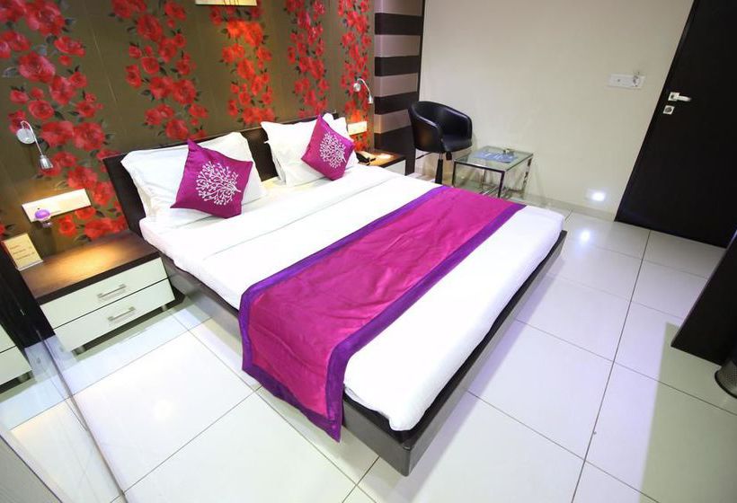 Hotel Oyo Rooms Usmanpura Ashram Road 1