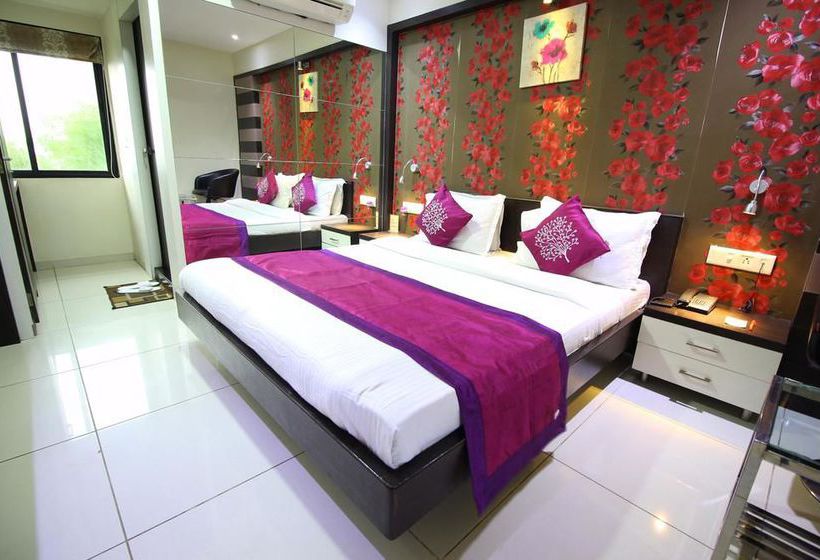 Hotel Oyo Rooms Usmanpura Ashram Road 2