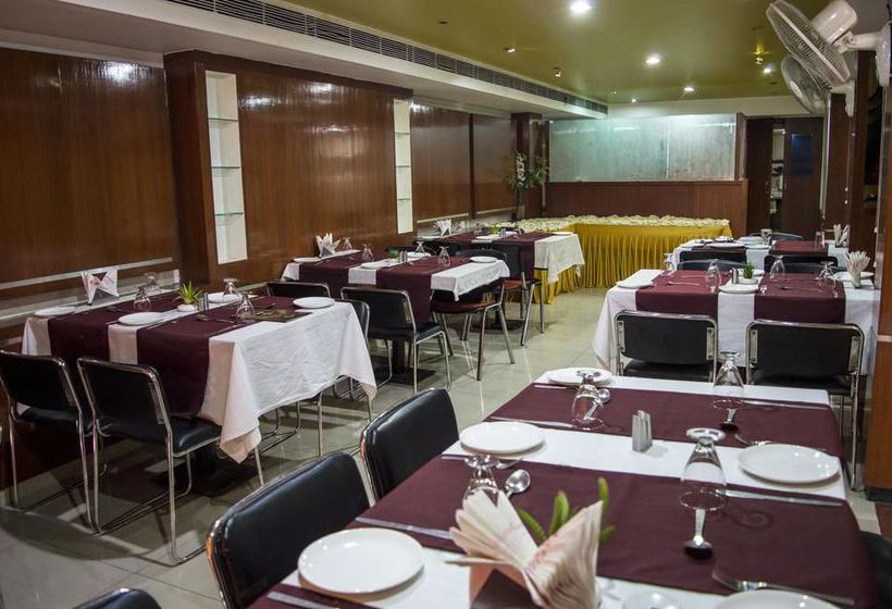 Hotel Oyo Rooms Mp Nagar Zone 1 6