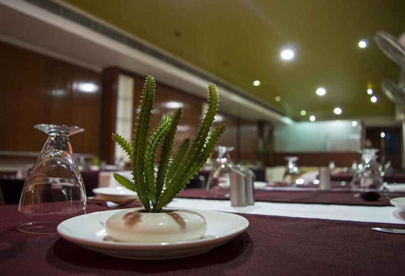 Hotel Oyo Rooms Mp Nagar Zone 1 7