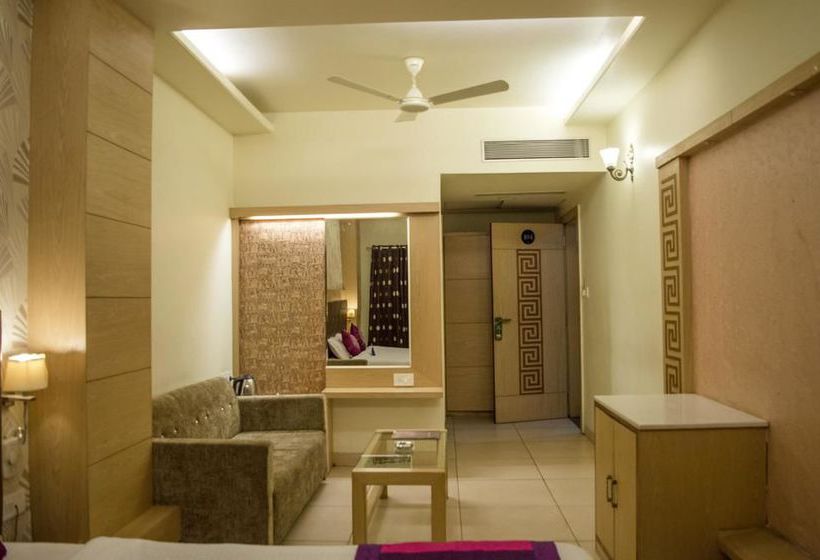 Hotel Oyo Premium Mp Nagar Zone Ii 8