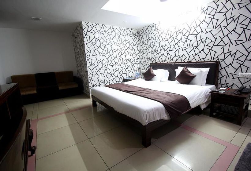 Hotel Oyo Rooms Gandhi Ashram Road 13