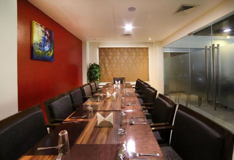 Hotel Oyo Premium Andhra Hospital 4