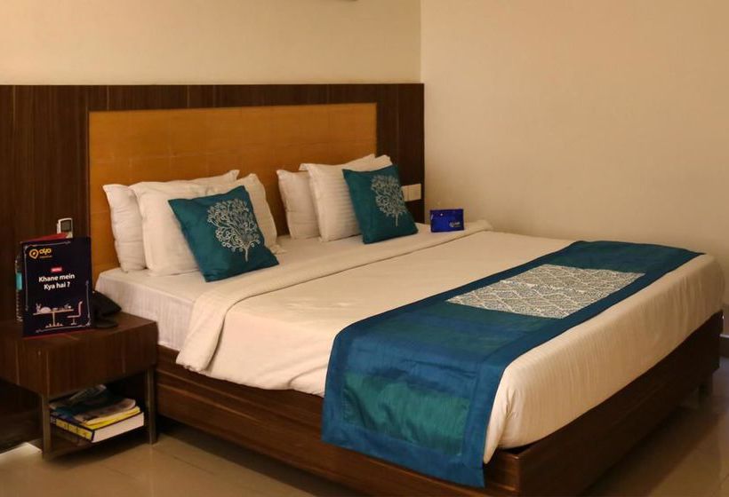 Hotel Oyo Premium Andhra Hospital 8