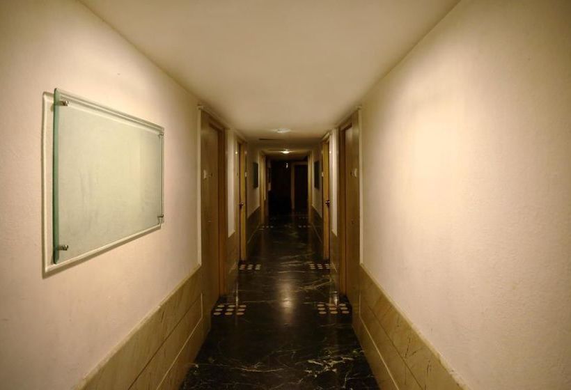 Hotel Oyo Premium Vijayawada Bus Stand 12