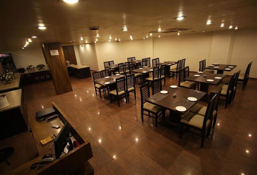 Hotel Oyo Premium Limda Chowk I 5