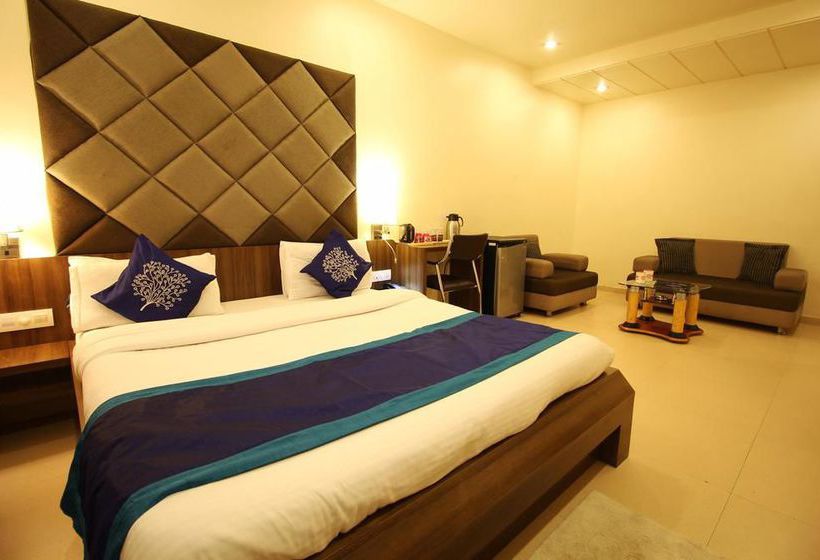 Hotel Oyo Premium Limda Chowk I 8