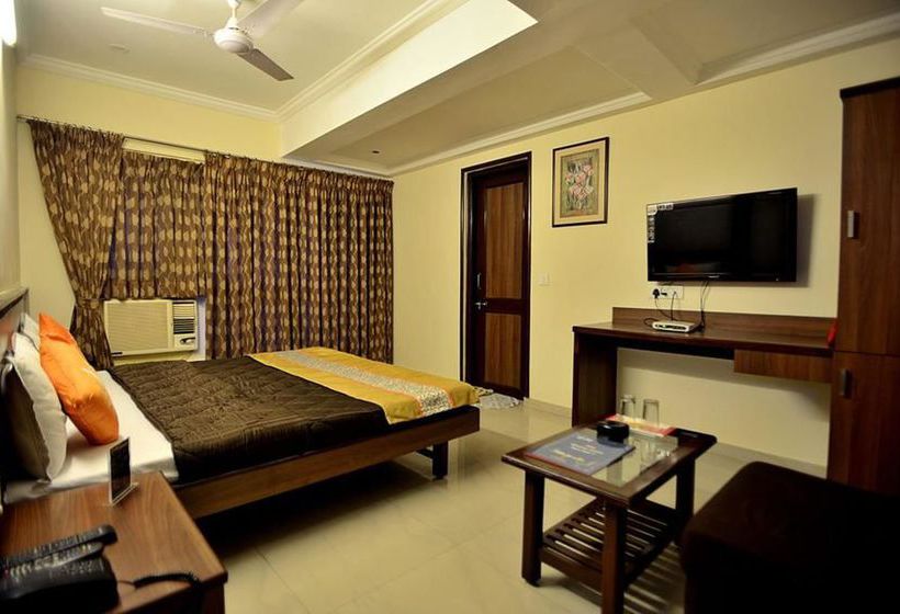 Hotel Oyo Rooms Sayajigunj Pheonix Complex 4