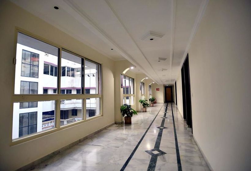 Hotel Oyo Rooms Sayajigunj Pheonix Complex 5