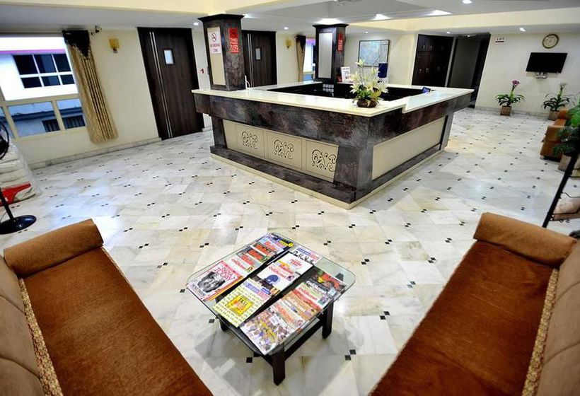 Hotel Oyo Rooms Sayajigunj Pheonix Complex 9