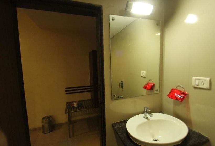 Hotel Oyo Rooms Lal Darwaja Road 10