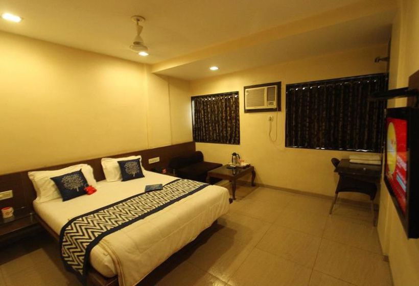 Hotel Oyo Rooms Lal Darwaja Road 11