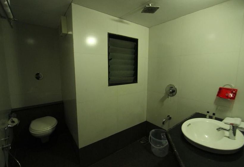 Hotel Oyo Rooms Lal Darwaja Road 4