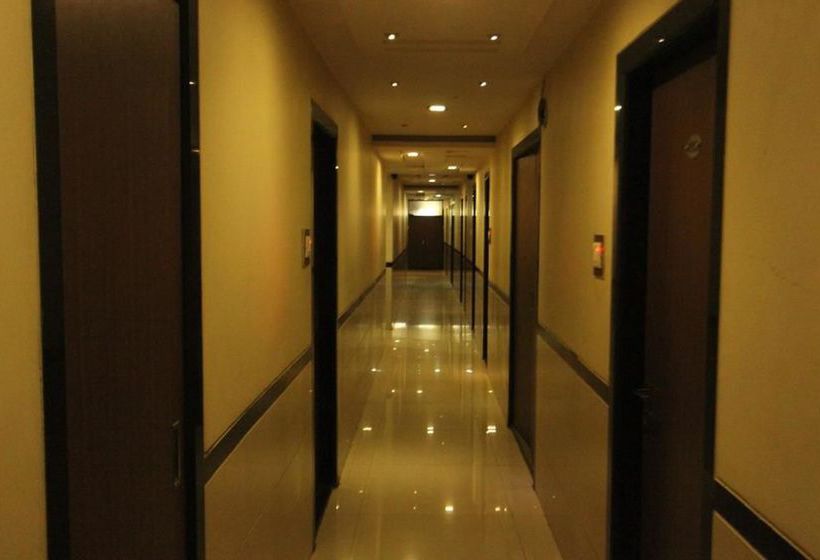Hotel Oyo Rooms Lal Darwaja Road 6
