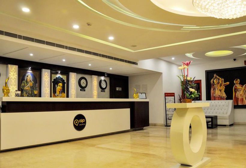 Hotel Oyo Premium Viraj Khand 10