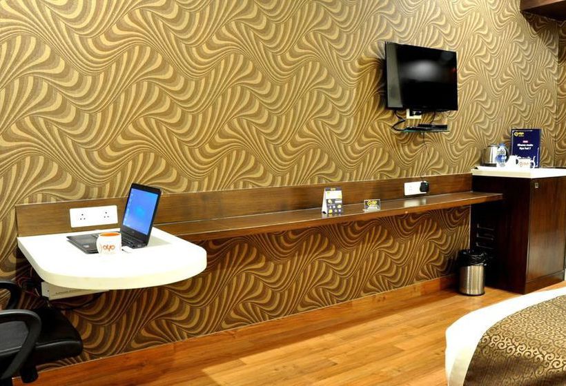 Hotel Oyo Premium Viraj Khand 8