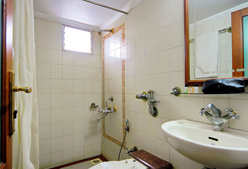 Hotel Zo Rooms Sayajigunj M.s. University 4