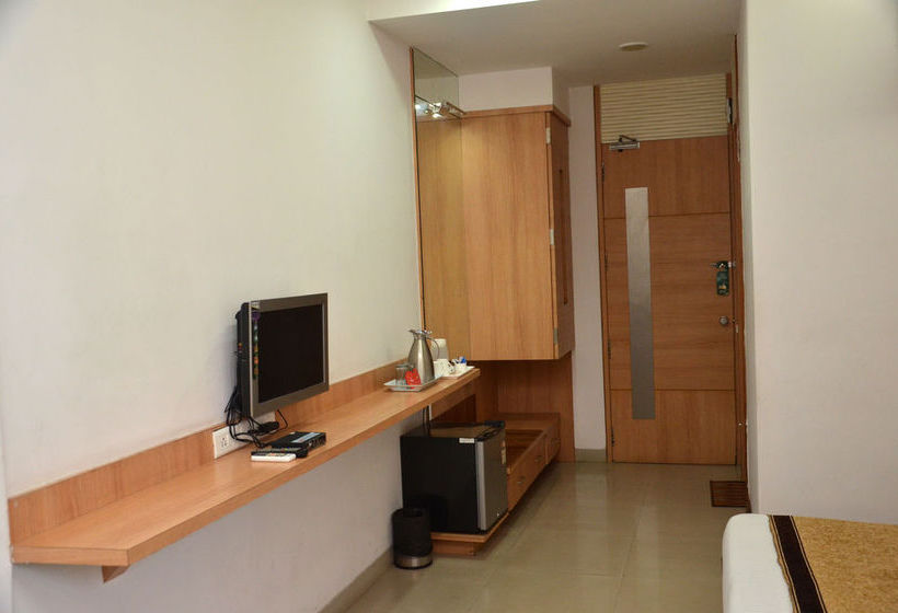 Hotel Oyo Rooms Osmanpura 12