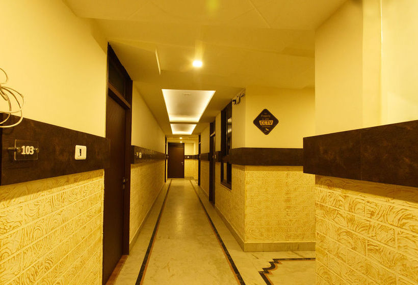 Hotel Oyo Premium Kotri Circle 8