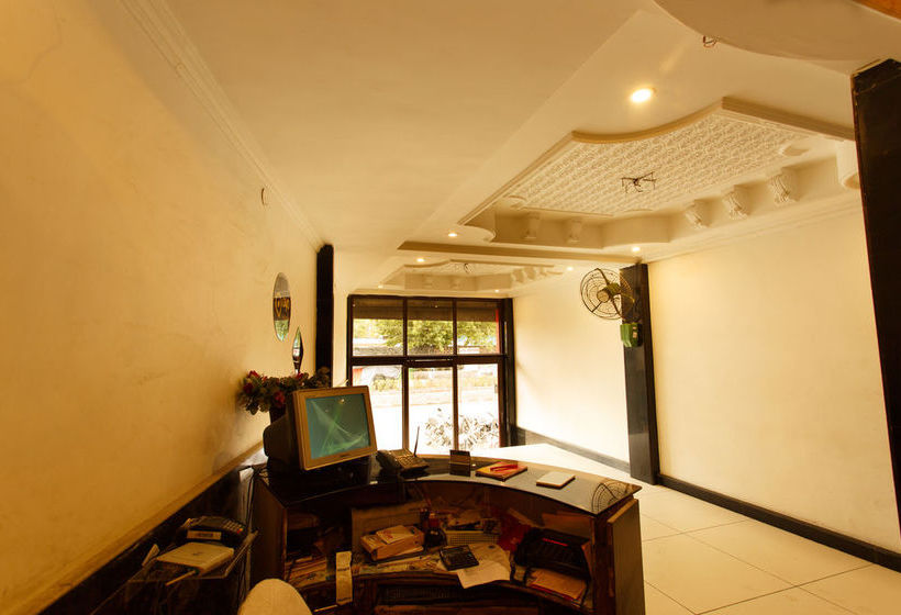 Hotel Oyo Premium Kotri Circle 9