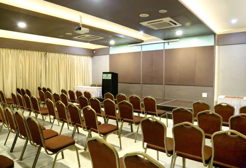 Hotel Oyo Premium New Shahupuri Kolhapur 1