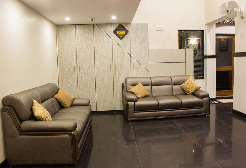 Hotel Oyo Premium Nagpur C A Road 11