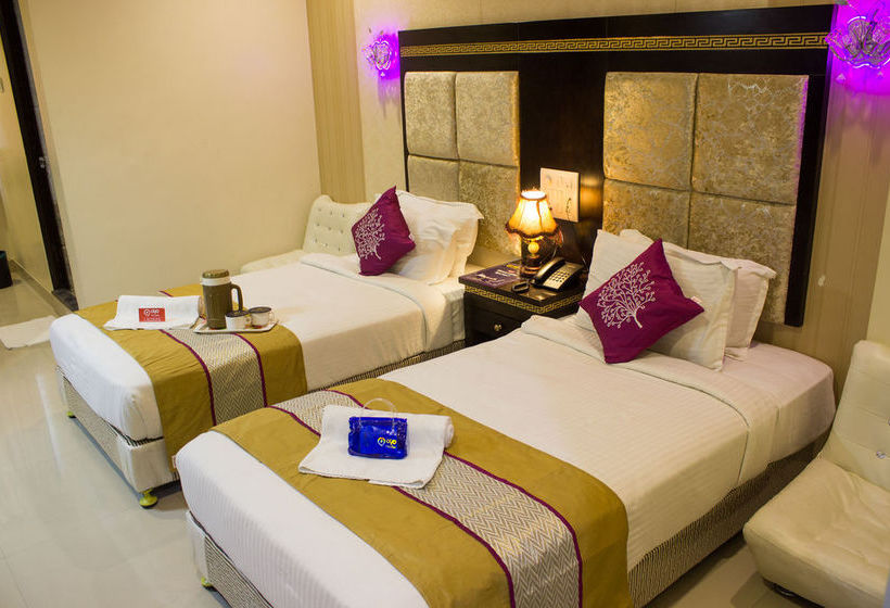 Hotel Oyo Premium Nagpur C A Road 2