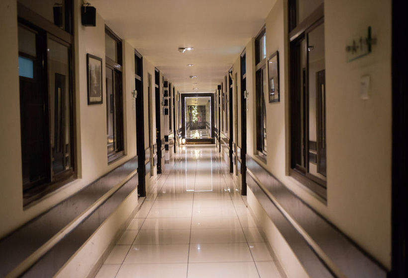 Hotel Oyo Rooms Gurudwara Road 14