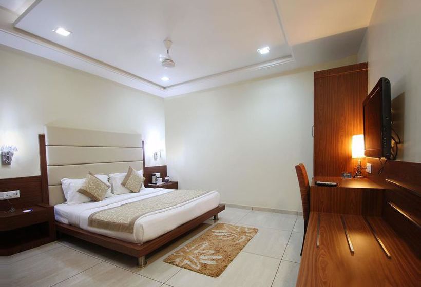 Hotel Oyo Premium Limda Chowk 1