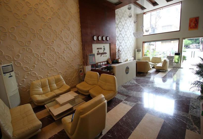 Hotel Oyo Premium Limda Chowk 11