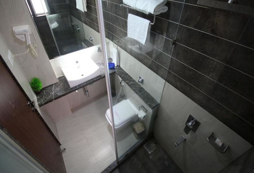 Hotel Oyo Premium Limda Chowk 15