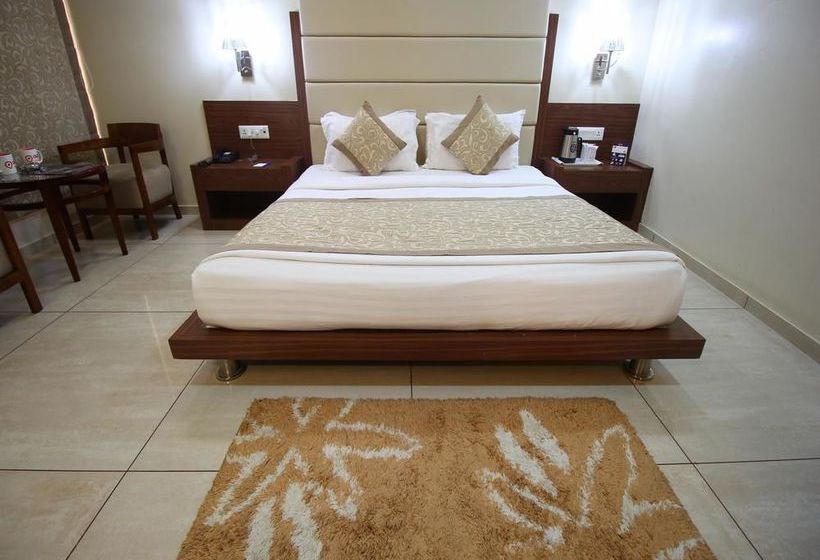 Hotel Oyo Premium Limda Chowk 2