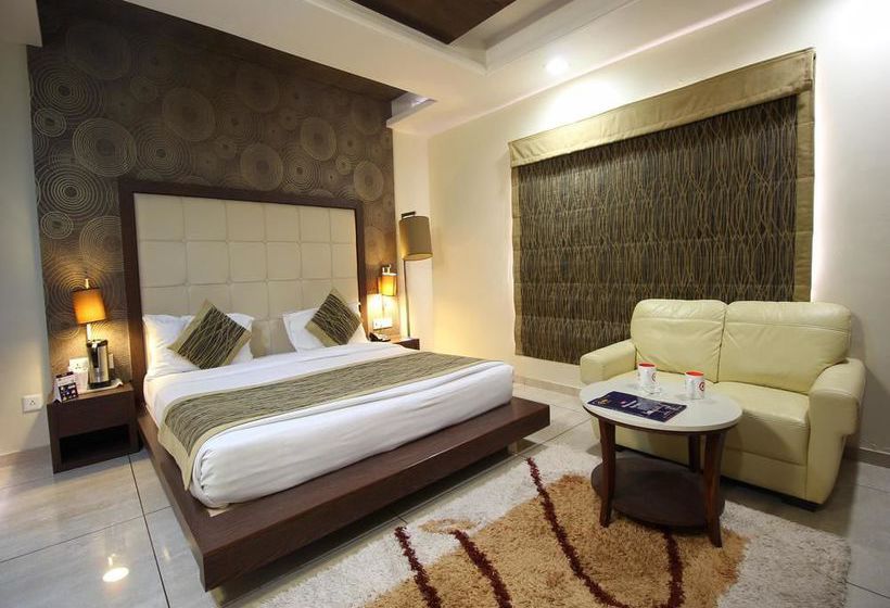 Hotel Oyo Premium Limda Chowk 3