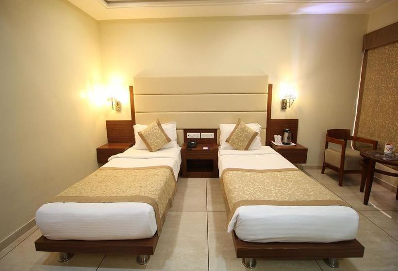 Hotel Oyo Premium Limda Chowk 6