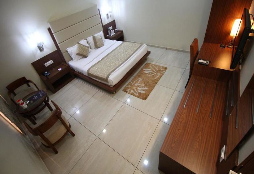 Hotel Oyo Premium Limda Chowk 8